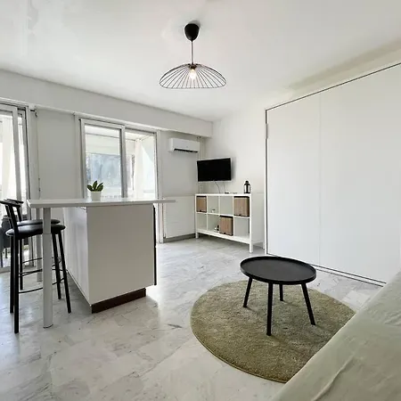 Le Guynemer Apartment *